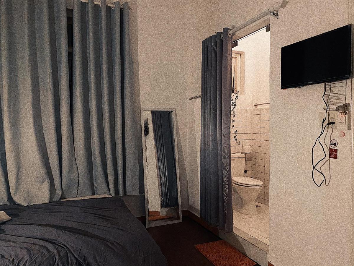 דה לאט The Balcony Bnb מראה חיצוני תמונה
