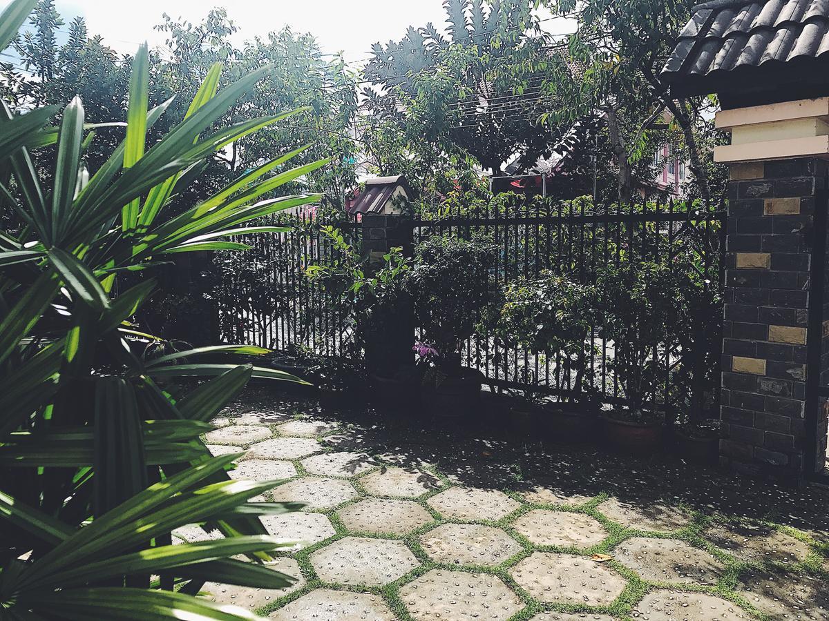 דה לאט The Balcony Bnb מראה חיצוני תמונה