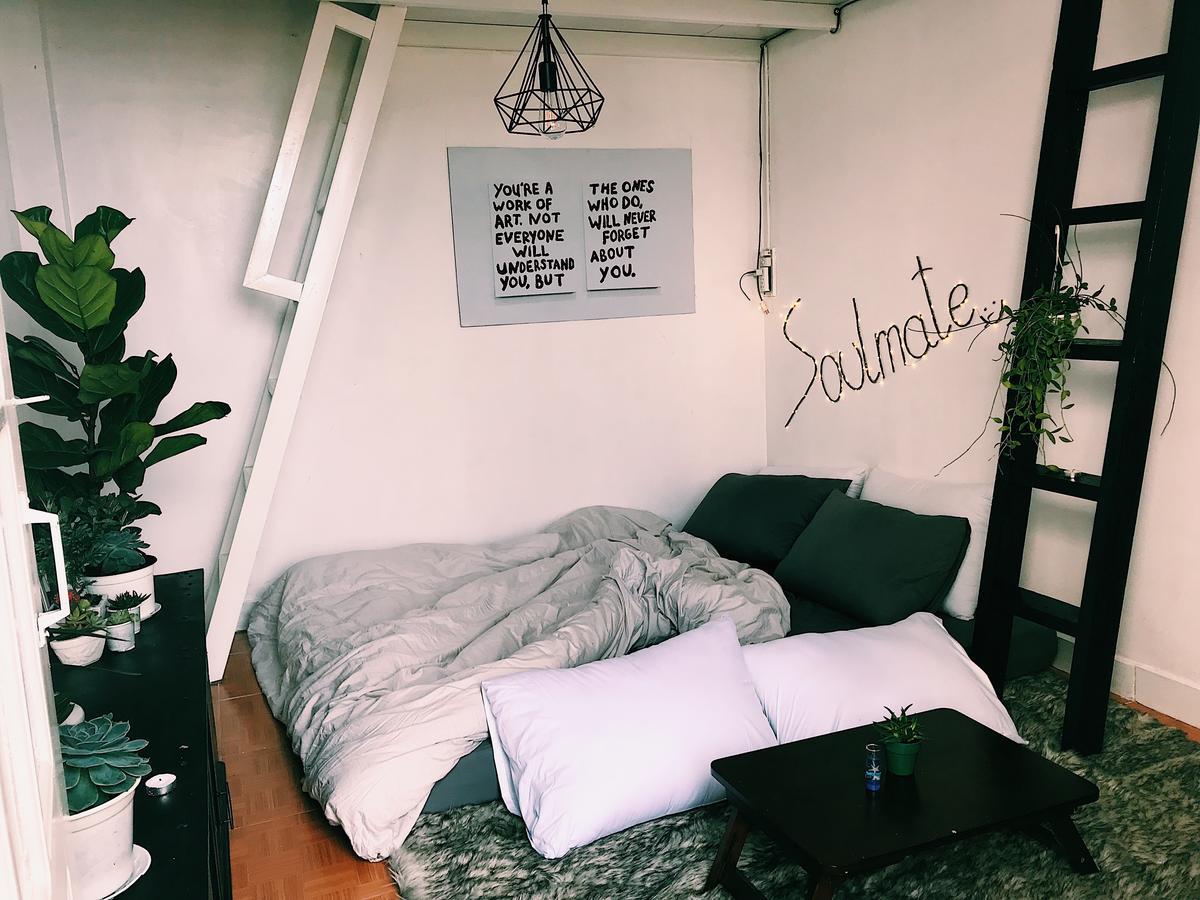 דה לאט The Balcony Bnb מראה חיצוני תמונה