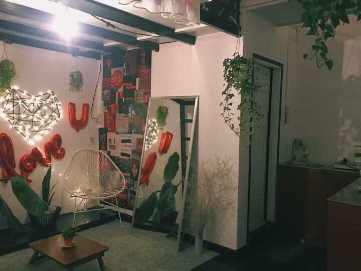 דה לאט The Balcony Bnb מראה חיצוני תמונה
